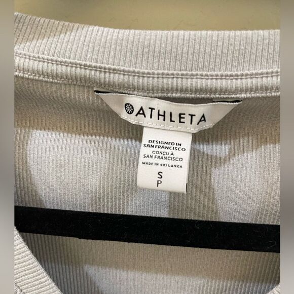 Athleta light grey uptempo henley athletic top size Small - Picture 4 of 4